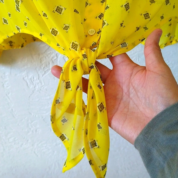 CHAUS TIE Front Blouse NWT - Picture 7 of 10